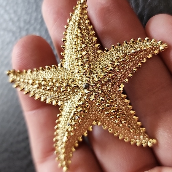 Jewelry - VTG brooch